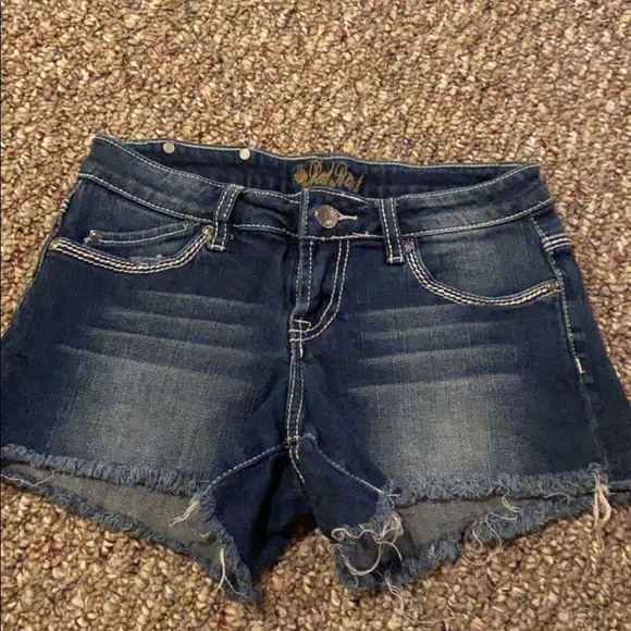 Women’s Red Rivet Jeans Shorts - Picture 1 of 2